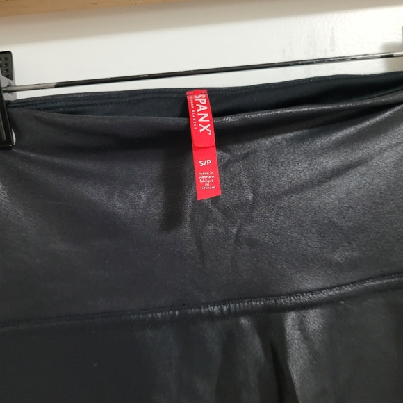 SPANX LEATHER LIKE LEGGINGS - Picture 4 of 6